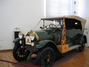 Schönbrunnin kalustoa