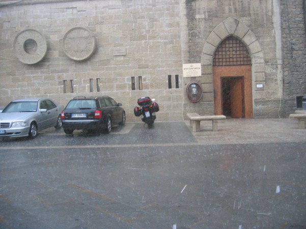 Aina ei päivä paista... Vettä tuli kuin esterin sieltä. 