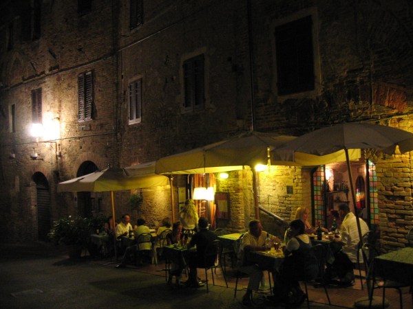 Ristorante La Mangiatoia. Parasta villisikaa ikinä...