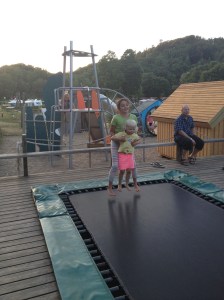 Randboldal Camping. Ja Laura löysi kaverin. 