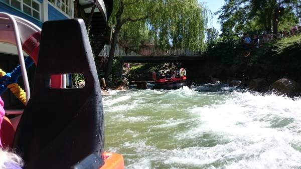 Europa-Park - laite johon lintsillä ei ole meidän tytöillä asiaa mutta täällä pääsee...