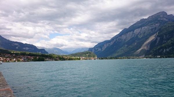 Aaregg Familiencampingplatz näkyy vastarannalla