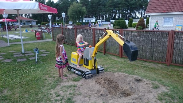Ostseecamp Suhrendorf - lapset eivät leikkeihin yhteistä kieltä tarvitse