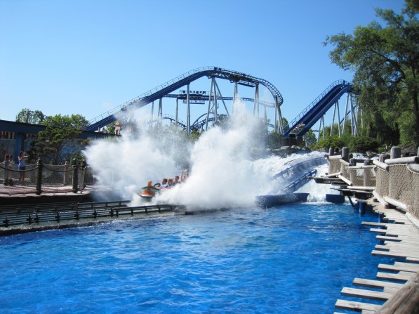 Europa-Park - tähän laitteeseen vaadittu pituusraja oli 130 cm