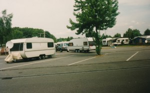 Leirintäalueella lähellä Hockenheimia. Vuokra Solifer veturin perässä. 