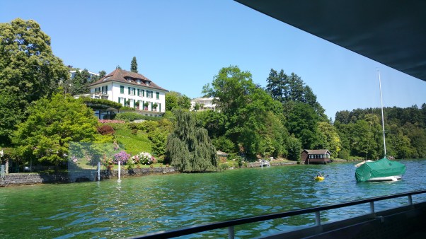 Paikallisten asumuksia