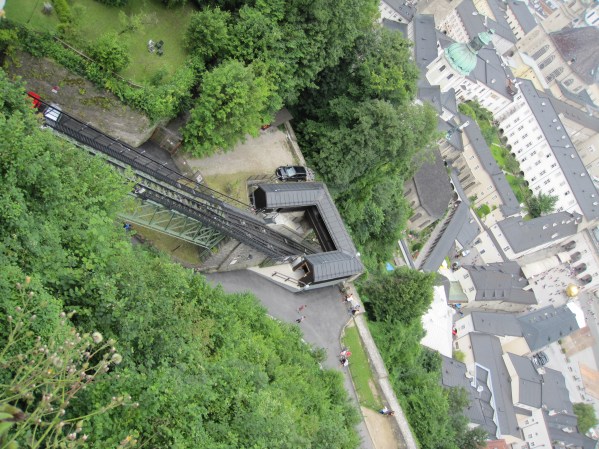 Salzburg - Hohensalzburg Fortress - junarata ylös linnalle