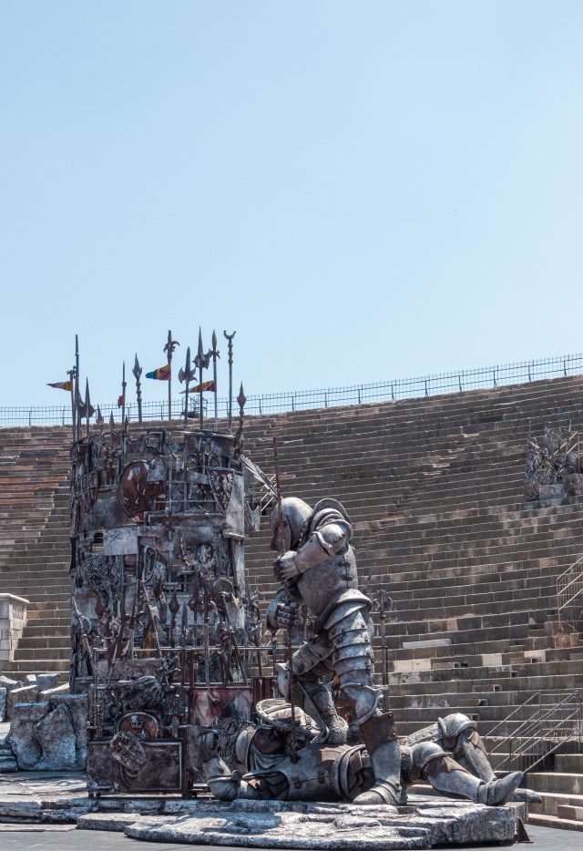 Arenan oopperalavasteita